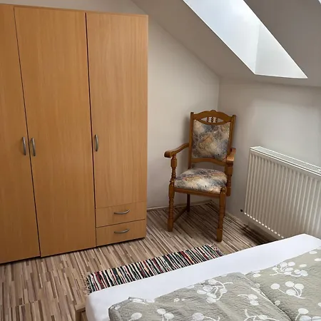 博德萨维纳格公寓 * Hegykő