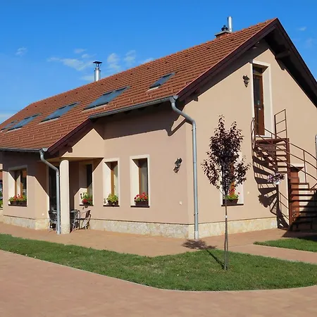 博德萨维纳格公寓